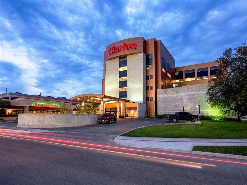 Clarion Hotel & Suites Winnipeg Exterior foto